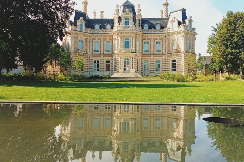 Les Loges Du Theatre Degustation Champagne Offerte Jacuzzi Sauna Jeux Velos Maison Prive 150M2 Historique 14Pers Max Emplacement Exceptionnel Et Chic, 200M De L'Avenue De Champagne, Gare, Musee, Jardins, Restaurations, Toutes Commodites Еперне Екстер'єр фото