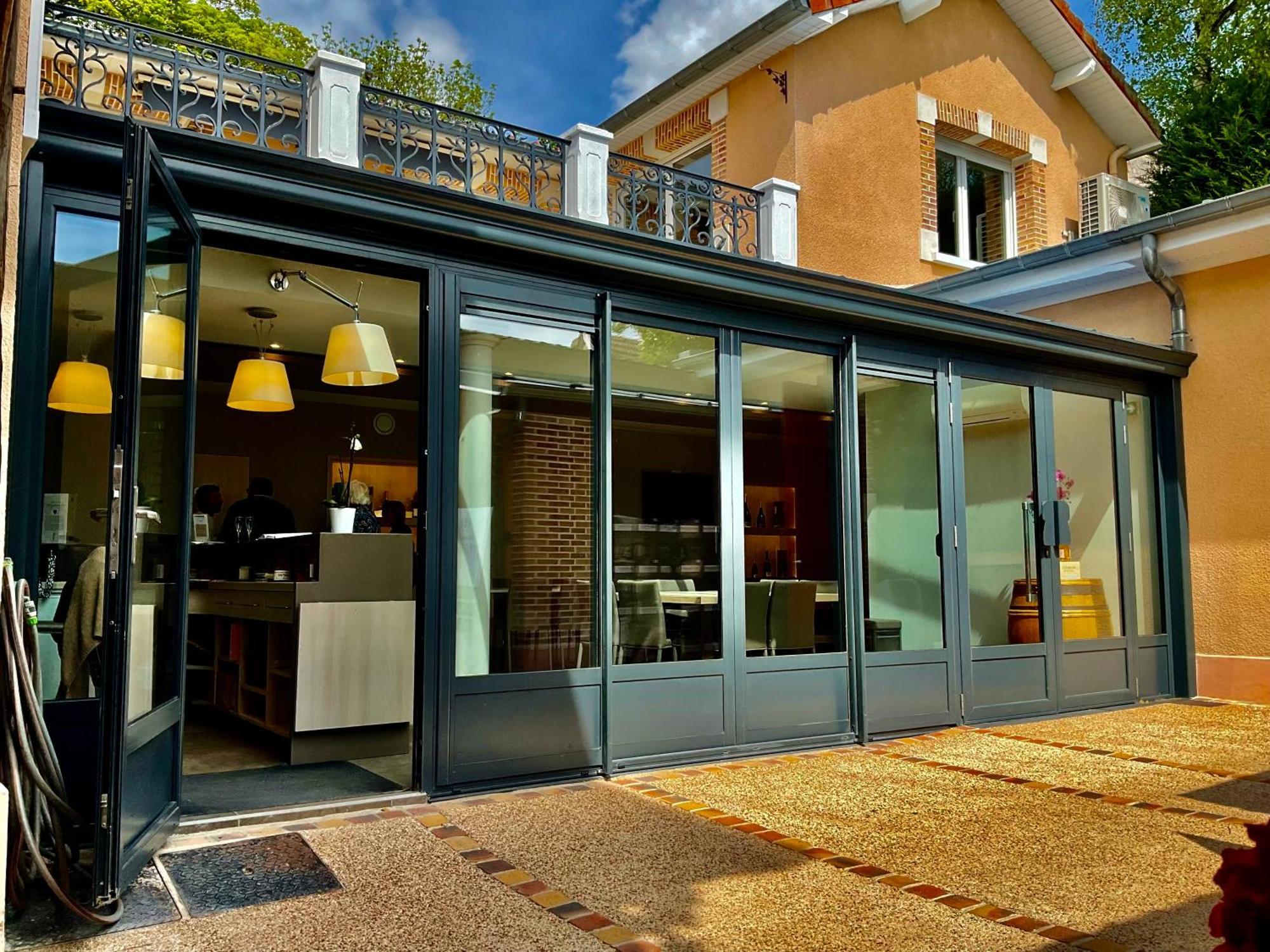 Les Loges Du Theatre Degustation Champagne Offerte Jacuzzi Sauna Jeux Velos Maison Prive 150M2 Historique 14Pers Max Emplacement Exceptionnel Et Chic, 200M De L'Avenue De Champagne, Gare, Musee, Jardins, Restaurations, Toutes Commodites Еперне Екстер'єр фото