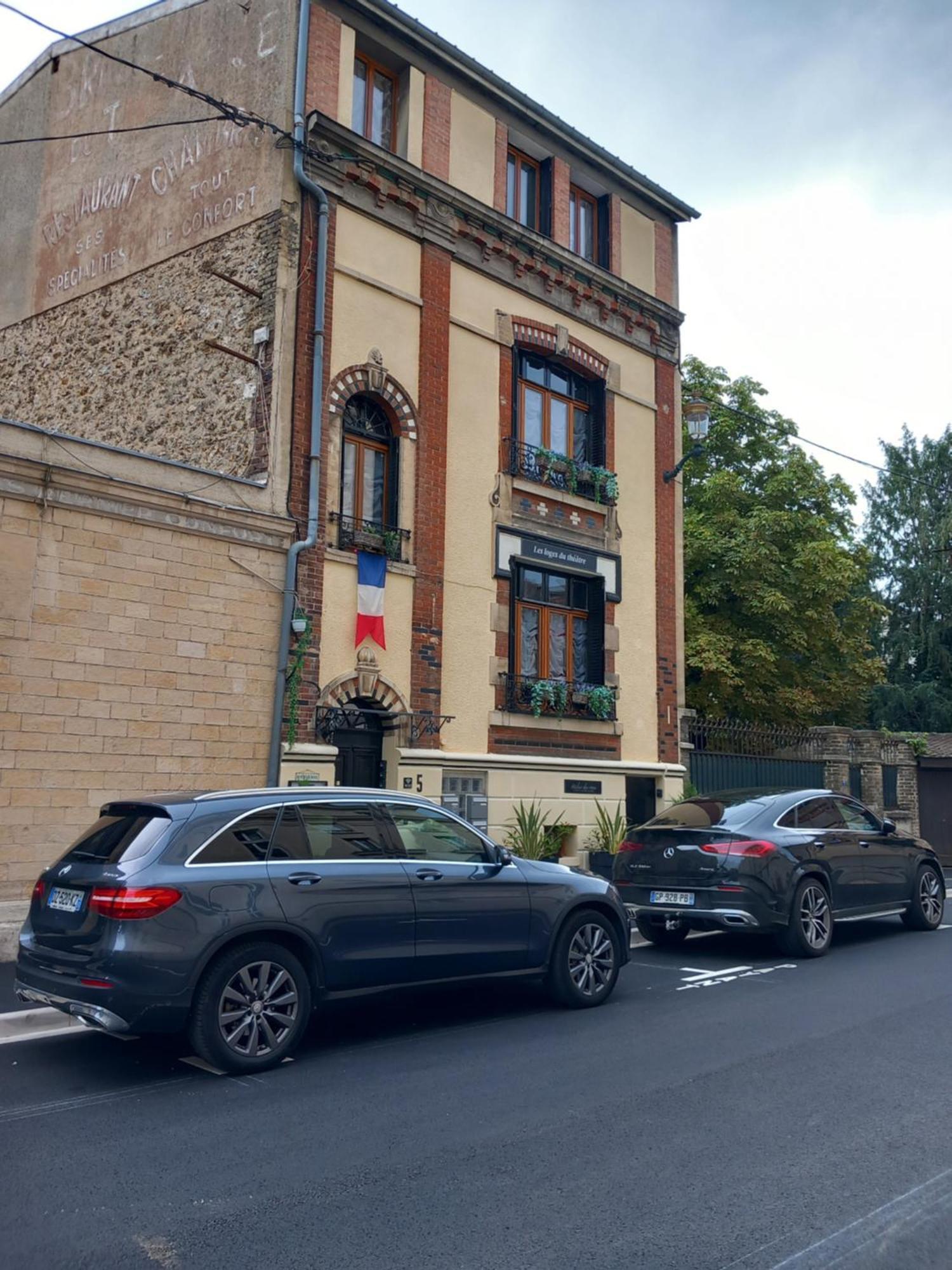 Les Loges Du Theatre Degustation Champagne Offerte Jacuzzi Sauna Jeux Velos Maison Prive 150M2 Historique 14Pers Max Emplacement Exceptionnel Et Chic, 200M De L'Avenue De Champagne, Gare, Musee, Jardins, Restaurations, Toutes Commodites Еперне Екстер'єр фото