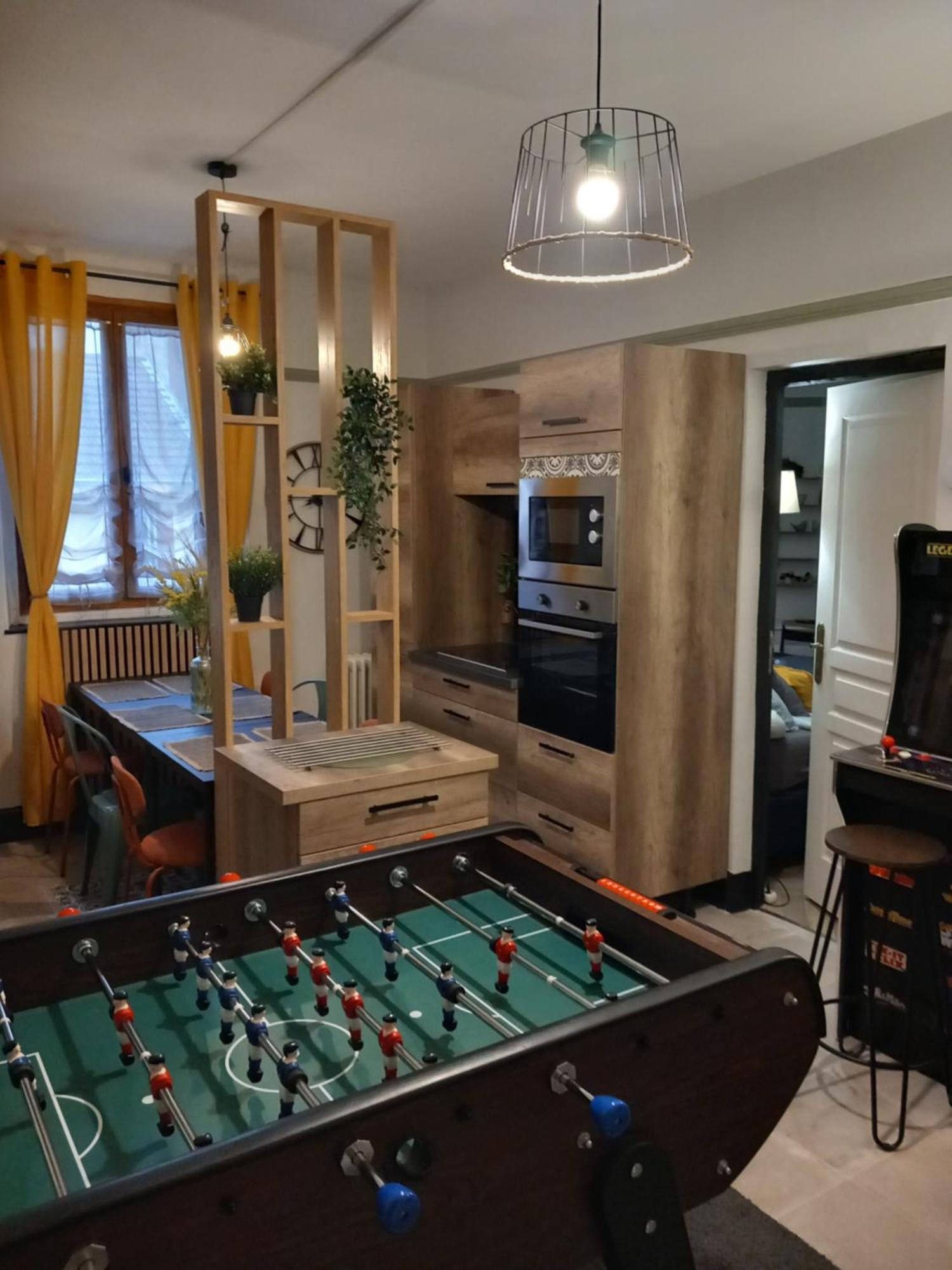 Les Loges Du Theatre Degustation Champagne Offerte Jacuzzi Sauna Jeux Velos Maison Prive 150M2 Historique 14Pers Max Emplacement Exceptionnel Et Chic, 200M De L'Avenue De Champagne, Gare, Musee, Jardins, Restaurations, Toutes Commodites Еперне Екстер'єр фото