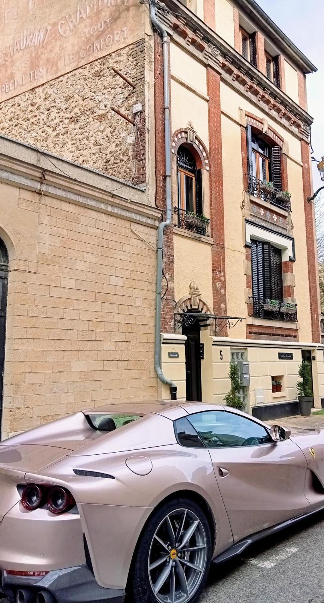 Les Loges Du Theatre Degustation Champagne Offerte Jacuzzi Sauna Jeux Velos Maison Prive 150M2 Historique 14Pers Max Emplacement Exceptionnel Et Chic, 200M De L'Avenue De Champagne, Gare, Musee, Jardins, Restaurations, Toutes Commodites Еперне Екстер'єр фото
