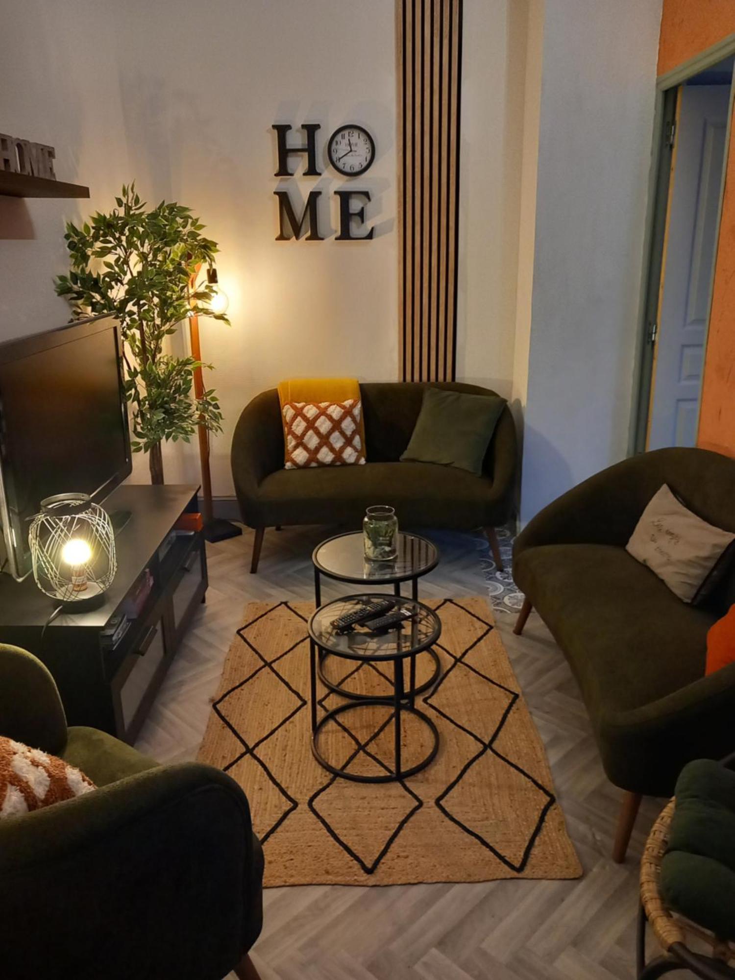 Les Loges Du Theatre Degustation Champagne Offerte Jacuzzi Sauna Jeux Velos Maison Prive 150M2 Historique 14Pers Max Emplacement Exceptionnel Et Chic, 200M De L'Avenue De Champagne, Gare, Musee, Jardins, Restaurations, Toutes Commodites Еперне Екстер'єр фото